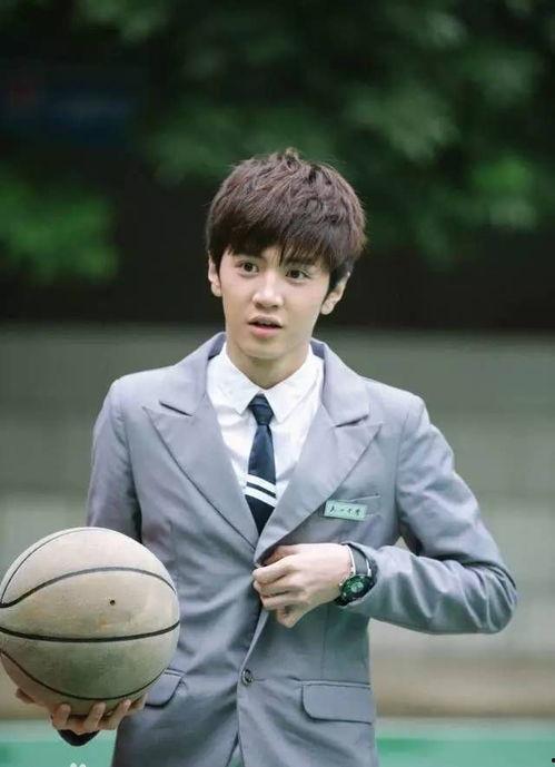 陈哲远娱乐圈爆料视频,揭秘明星幕后真相 第1张 陈哲远娱乐圈爆料视频,揭秘明星幕后真相 第1张